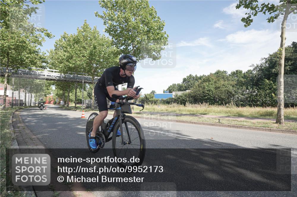 09.08.2026 - GEWOBA Citytriathlon Bremen Michael Burmester http://msf.ph/oto/9952173 09.08.2026 10:21:37 Radfahren 287, 349 meine-sportfotos.de