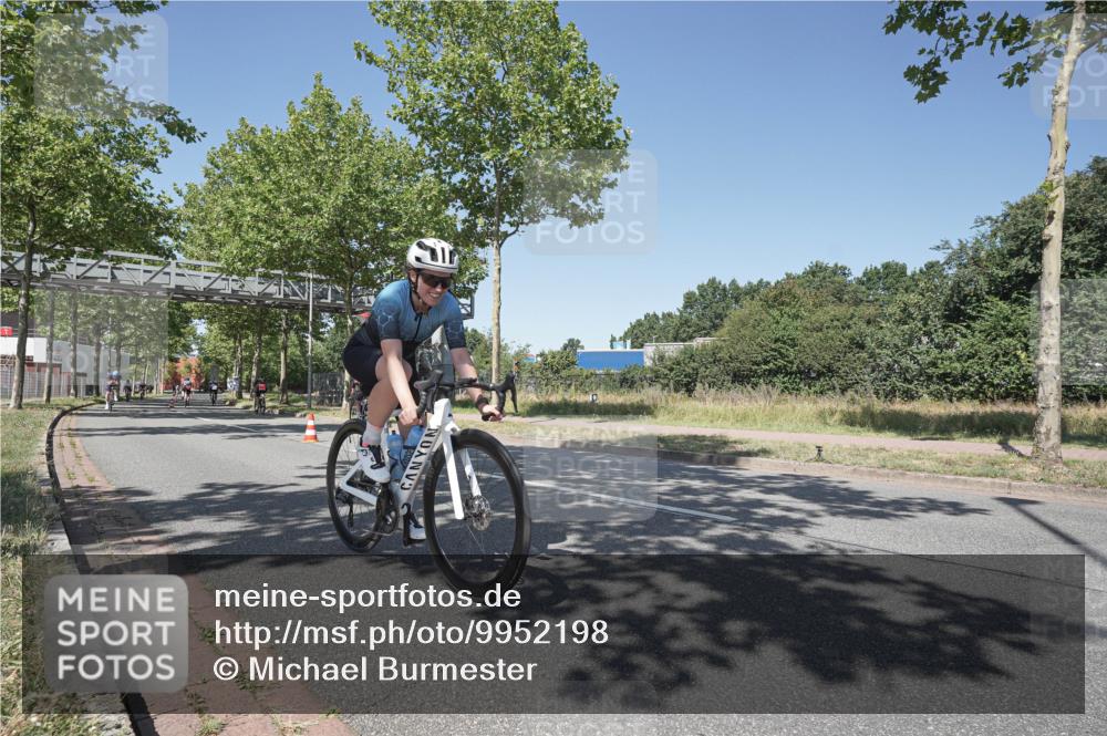 09.08.2026 - GEWOBA Citytriathlon Bremen Michael Burmester http://msf.ph/oto/9952198 09.08.2026 13:19:31 Radfahren 693, 813, 944 meine-sportfotos.de
