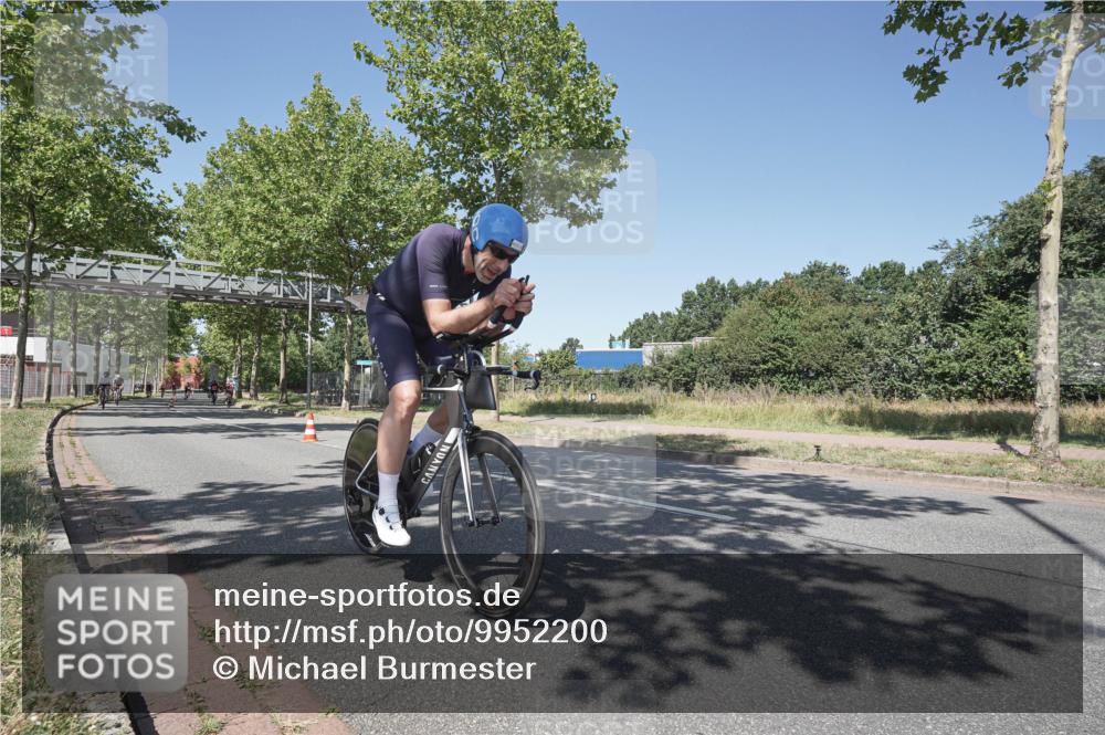 09.08.2026 - GEWOBA Citytriathlon Bremen Michael Burmester http://msf.ph/oto/9952200 09.08.2026 13:19:34 Radfahren 693, 785, 813, 944, 1107 meine-sportfotos.de