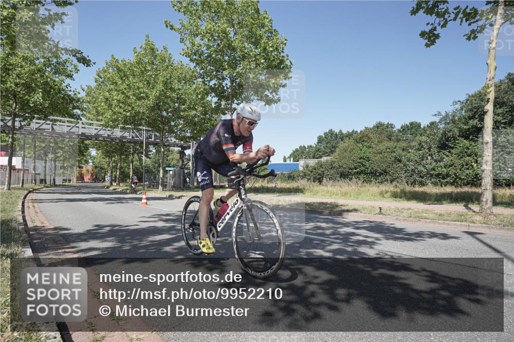 09.08.2026 - GEWOBA Citytriathlon Bremen Michael Burmester http://msf.ph/oto/9952210 09.08.2026 13:19:43 Radfahren 693, 785, 813, 1014, 1107 meine-sportfotos.de