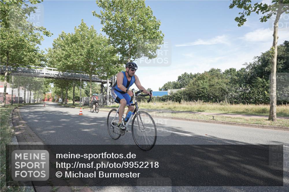 09.08.2026 - GEWOBA Citytriathlon Bremen Michael Burmester http://msf.ph/oto/9952218 09.08.2026 10:24:33 Radfahren 286, 297, 393 meine-sportfotos.de