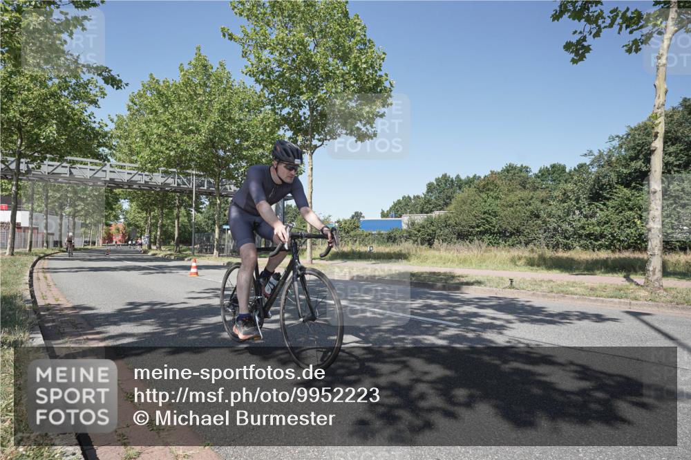 09.08.2026 - GEWOBA Citytriathlon Bremen Michael Burmester http://msf.ph/oto/9952223 09.08.2026 13:20:04 Radfahren 656, 817, 923, 940 meine-sportfotos.de