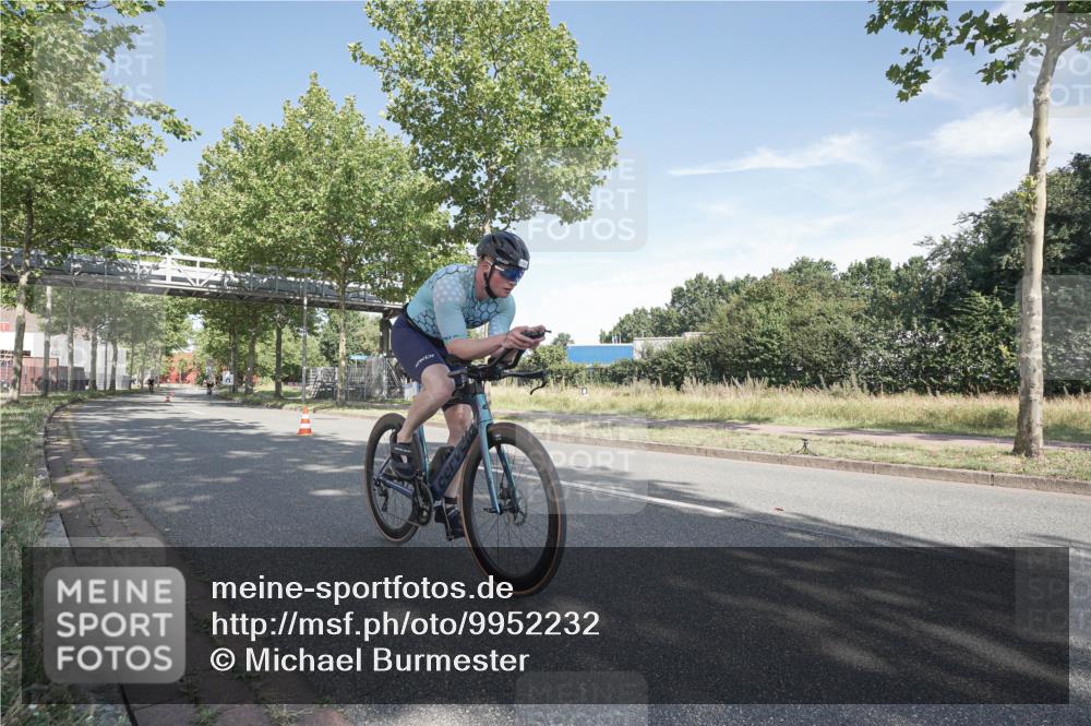 09.08.2026 - GEWOBA Citytriathlon Bremen Michael Burmester http://msf.ph/oto/9952232 09.08.2026 10:24:51 Radfahren 291, 314, 358 meine-sportfotos.de