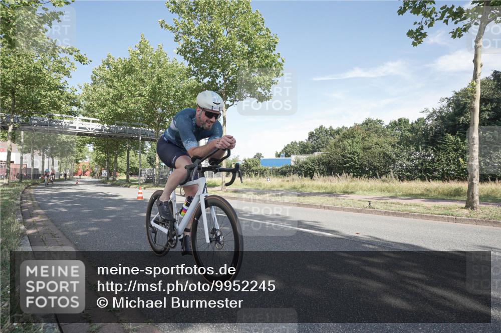09.08.2026 - GEWOBA Citytriathlon Bremen Michael Burmester http://msf.ph/oto/9952245 09.08.2026 10:25:19 Radfahren 301, 323, 360, 377, 427 meine-sportfotos.de