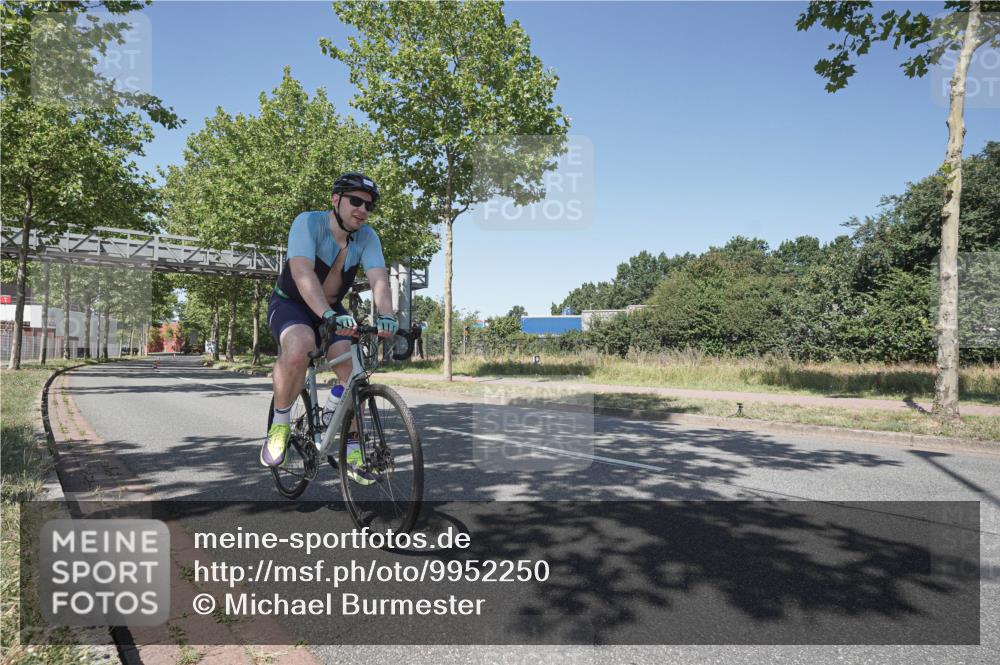 09.08.2026 - GEWOBA Citytriathlon Bremen Michael Burmester http://msf.ph/oto/9952250 09.08.2026 13:20:51 Radfahren 672, 957, 1125 meine-sportfotos.de