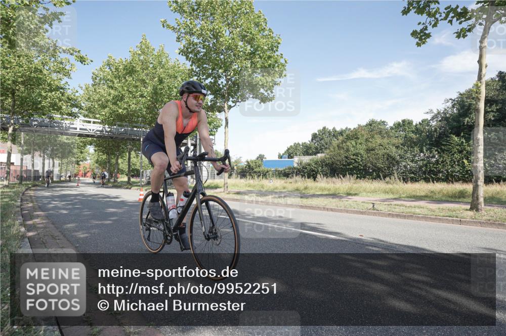 09.08.2026 - GEWOBA Citytriathlon Bremen Michael Burmester http://msf.ph/oto/9952251 09.08.2026 10:25:23 Radfahren 301, 323, 336, 360, 377, 427 meine-sportfotos.de
