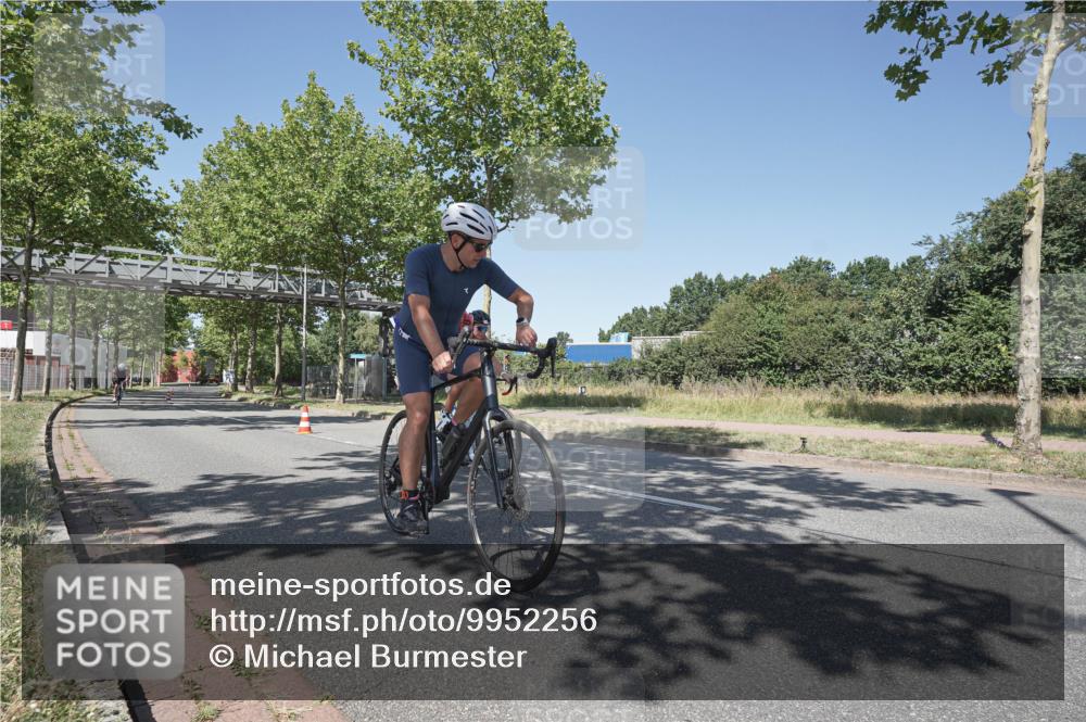09.08.2026 - GEWOBA Citytriathlon Bremen Michael Burmester http://msf.ph/oto/9952256 09.08.2026 13:21:18 Radfahren 546, 782, 887 meine-sportfotos.de