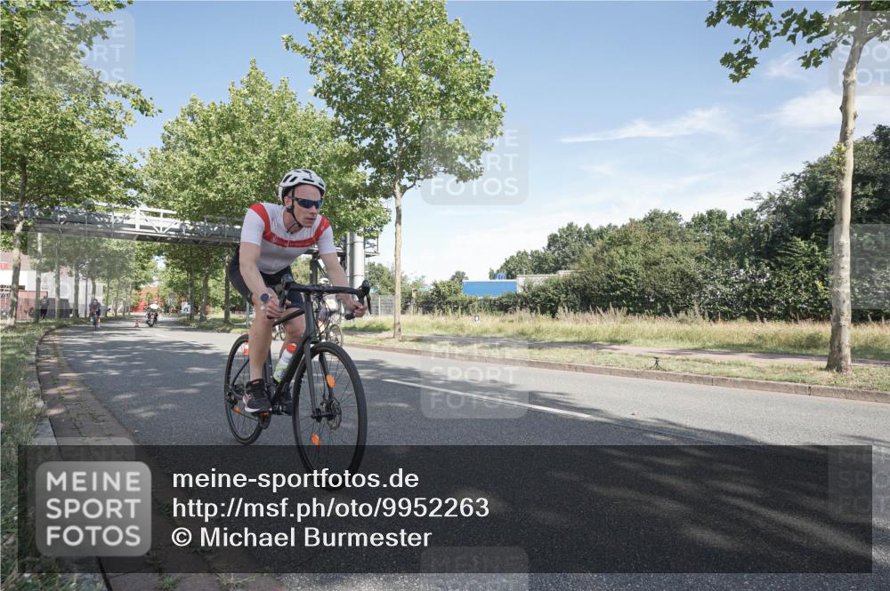 09.08.2026 - GEWOBA Citytriathlon Bremen Michael Burmester http://msf.ph/oto/9952263 09.08.2026 10:25:33 Radfahren 301, 323, 336, 345, 376, 427 meine-sportfotos.de