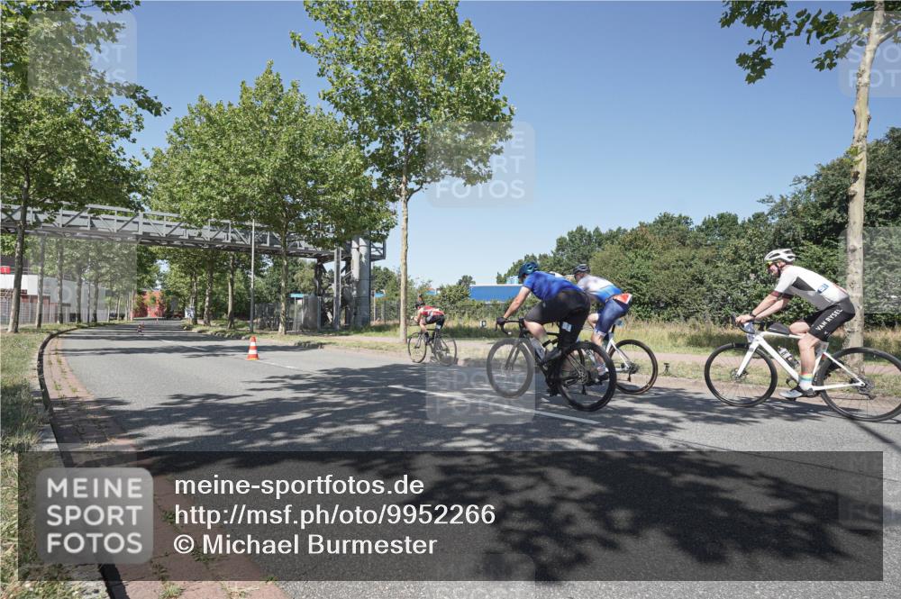 09.08.2026 - GEWOBA Citytriathlon Bremen Michael Burmester http://msf.ph/oto/9952266 09.08.2026 13:21:47 Radfahren 583 meine-sportfotos.de