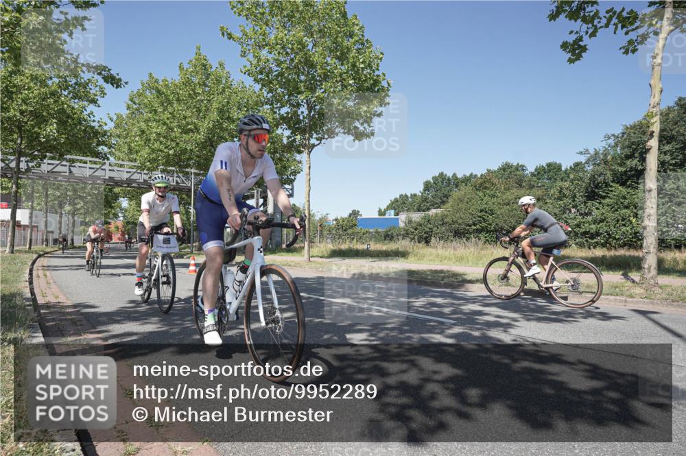 09.08.2026 - GEWOBA Citytriathlon Bremen Michael Burmester http://msf.ph/oto/9952289 09.08.2026 13:22:39 Radfahren 731, 889, 890, 1157 meine-sportfotos.de