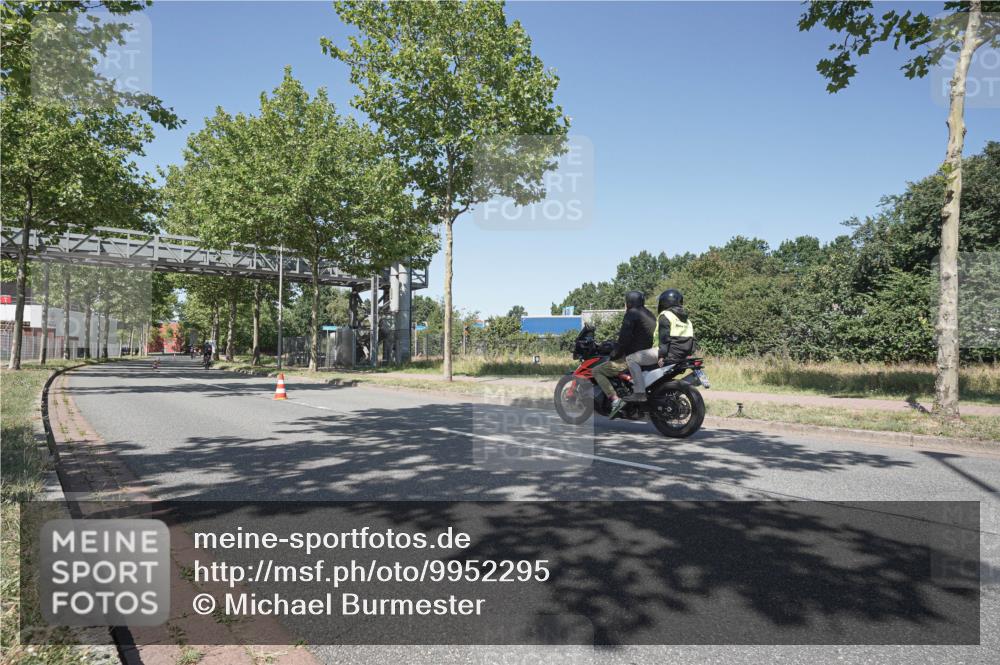 09.08.2026 - GEWOBA Citytriathlon Bremen Michael Burmester http://msf.ph/oto/9952295 09.08.2026 13:22:43 Radfahren 731, 889, 890, 1157 meine-sportfotos.de