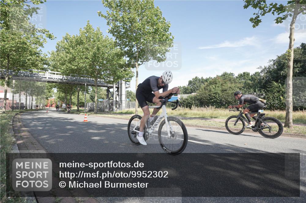 09.08.2026 - GEWOBA Citytriathlon Bremen Michael Burmester http://msf.ph/oto/9952302 09.08.2026 10:26:23 Radfahren 293, 318, 378, 398, 402 meine-sportfotos.de