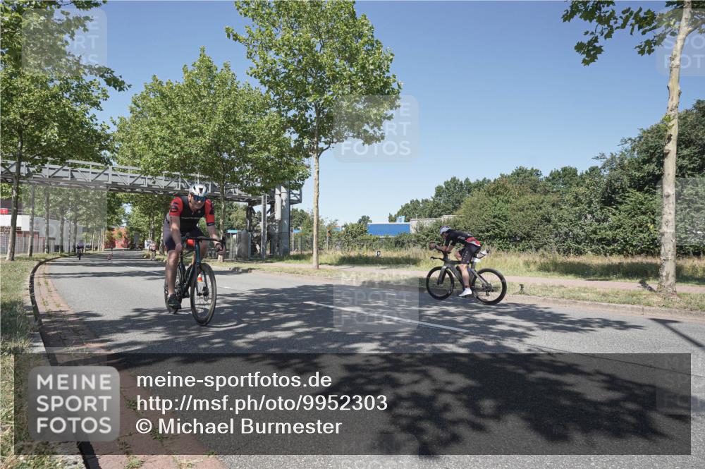 09.08.2026 - GEWOBA Citytriathlon Bremen Michael Burmester http://msf.ph/oto/9952303 09.08.2026 13:23:02 Radfahren 779, 828, 1106 meine-sportfotos.de
