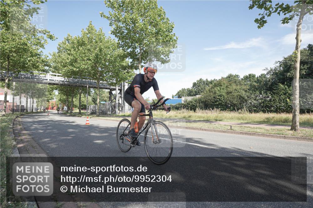 09.08.2026 - GEWOBA Citytriathlon Bremen Michael Burmester http://msf.ph/oto/9952304 09.08.2026 10:26:28 Radfahren 293, 318, 378, 383, 398, 402 meine-sportfotos.de