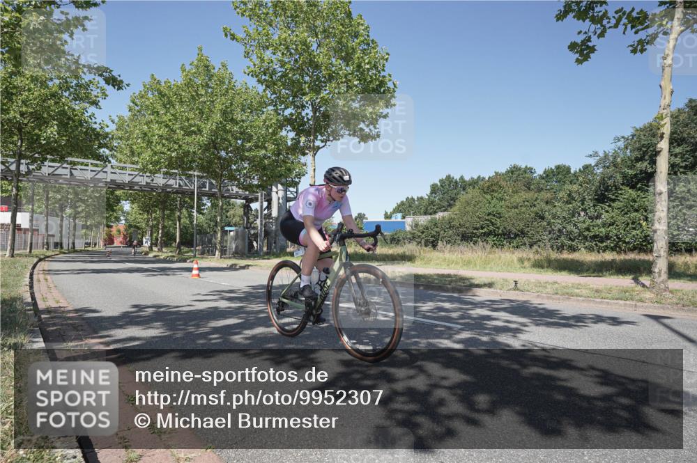 09.08.2026 - GEWOBA Citytriathlon Bremen Michael Burmester http://msf.ph/oto/9952307 09.08.2026 13:23:06 Radfahren 779, 828, 1105, 1106 meine-sportfotos.de