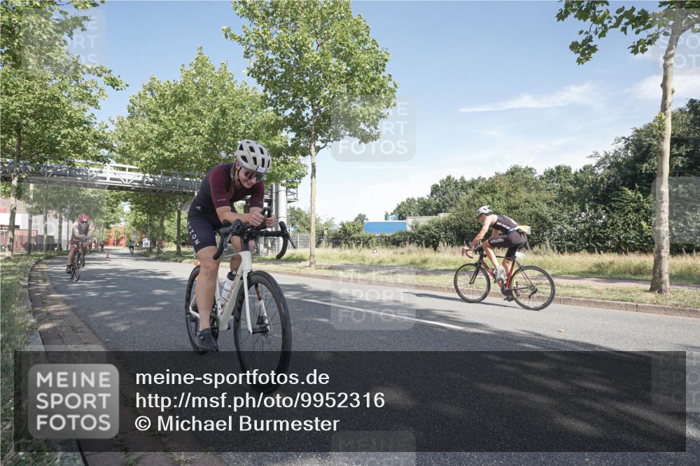 09.08.2026 - GEWOBA Citytriathlon Bremen Michael Burmester http://msf.ph/oto/9952316 09.08.2026 10:26:44 Radfahren 290, 296, 315, 319, 383, 463 meine-sportfotos.de