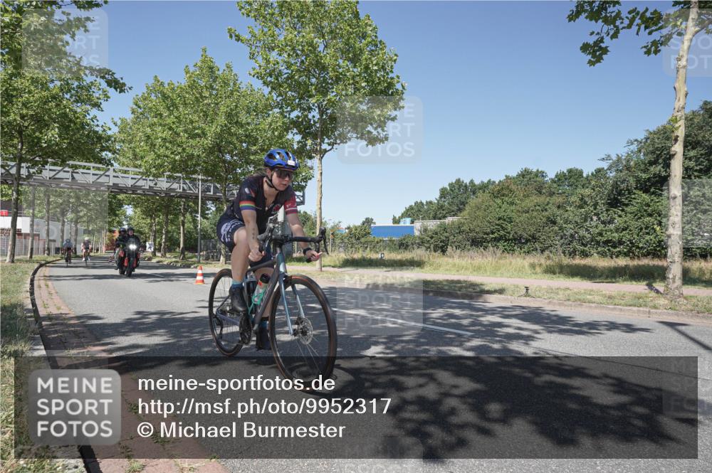 09.08.2026 - GEWOBA Citytriathlon Bremen Michael Burmester http://msf.ph/oto/9952317 09.08.2026 13:23:23 Radfahren 941, 966, 997, 1105, 1122 meine-sportfotos.de