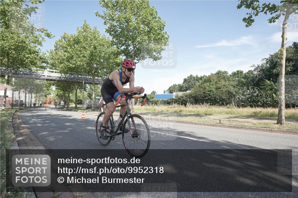 09.08.2026 - GEWOBA Citytriathlon Bremen Michael Burmester http://msf.ph/oto/9952318 09.08.2026 10:26:45 Radfahren 290, 296, 315, 319, 383, 463 meine-sportfotos.de