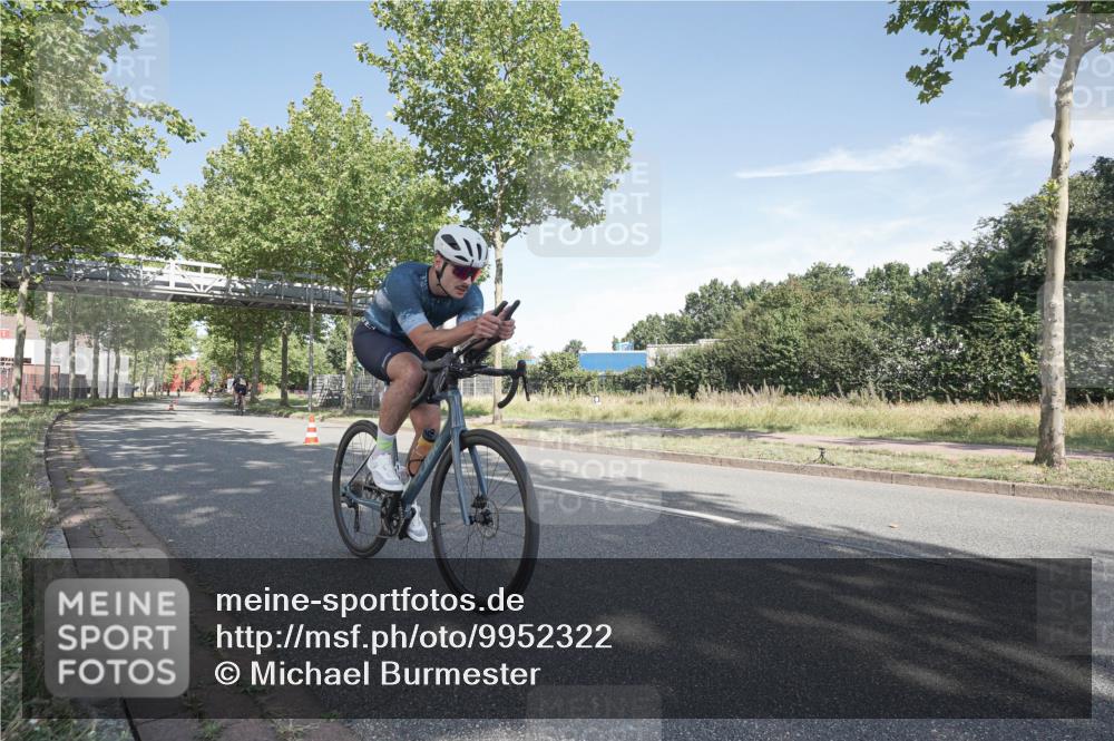 09.08.2026 - GEWOBA Citytriathlon Bremen Michael Burmester http://msf.ph/oto/9952322 09.08.2026 10:26:52 Radfahren 290, 296, 315, 319, 463 meine-sportfotos.de