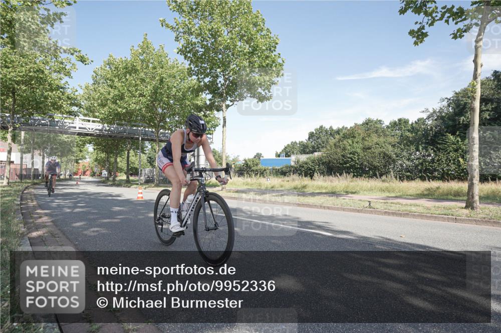09.08.2026 - GEWOBA Citytriathlon Bremen Michael Burmester http://msf.ph/oto/9952336 09.08.2026 10:27:18 Radfahren 342, 375, 391, 447 meine-sportfotos.de