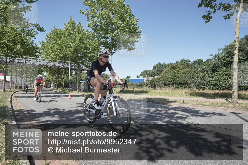 09.08.2026 - GEWOBA Citytriathlon Bremen Michael Burmester http://msf.ph/oto/9952347 09.08.2026 13:24:01 Radfahren 853, 881, 891, 898, 945, 974 meine-sportfotos.de