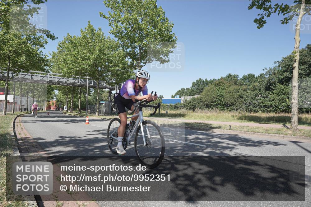 09.08.2026 - GEWOBA Citytriathlon Bremen Michael Burmester http://msf.ph/oto/9952351 09.08.2026 13:24:03 Radfahren 881, 891, 898, 945, 974 meine-sportfotos.de