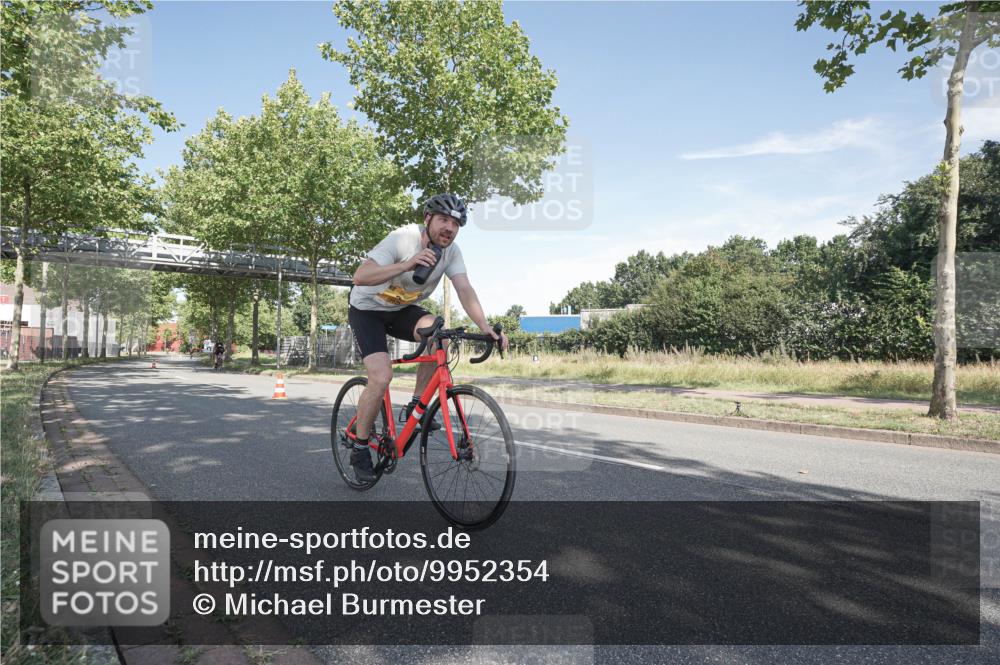 09.08.2026 - GEWOBA Citytriathlon Bremen Michael Burmester http://msf.ph/oto/9952354 09.08.2026 10:27:44 Radfahren 338, 339, 529 meine-sportfotos.de