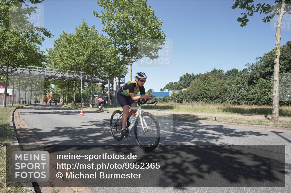 09.08.2026 - GEWOBA Citytriathlon Bremen Michael Burmester http://msf.ph/oto/9952365 09.08.2026 13:24:20 Radfahren 908, 917, 1020, 1120 meine-sportfotos.de