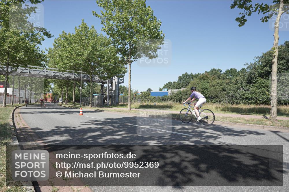 09.08.2026 - GEWOBA Citytriathlon Bremen Michael Burmester http://msf.ph/oto/9952369 09.08.2026 13:24:27 Radfahren 873, 908, 917, 1020, 1120 meine-sportfotos.de