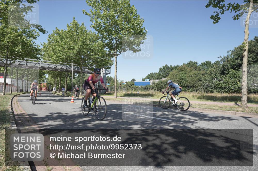 09.08.2026 - GEWOBA Citytriathlon Bremen Michael Burmester http://msf.ph/oto/9952373 09.08.2026 13:24:29 Radfahren 873, 908, 917, 1020, 1120 meine-sportfotos.de