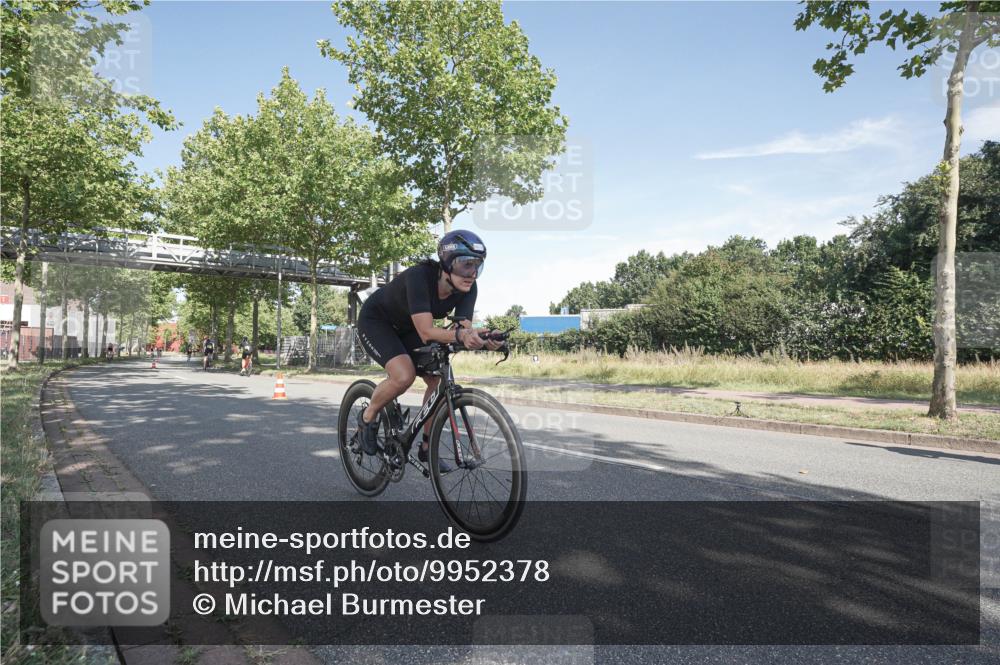 09.08.2026 - GEWOBA Citytriathlon Bremen Michael Burmester http://msf.ph/oto/9952378 09.08.2026 10:28:23 Radfahren 340, 395, 502 meine-sportfotos.de