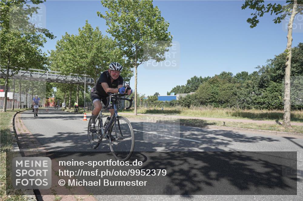 09.08.2026 - GEWOBA Citytriathlon Bremen Michael Burmester http://msf.ph/oto/9952379 09.08.2026 13:24:36 Radfahren 873, 908, 1020, 1102 meine-sportfotos.de