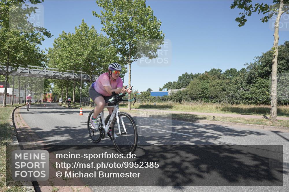 09.08.2026 - GEWOBA Citytriathlon Bremen Michael Burmester http://msf.ph/oto/9952385 09.08.2026 13:24:50 Radfahren 885, 969, 1102 meine-sportfotos.de