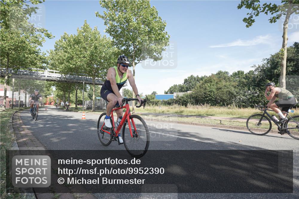 09.08.2026 - GEWOBA Citytriathlon Bremen Michael Burmester http://msf.ph/oto/9952390 09.08.2026 10:28:35 Radfahren 329, 332, 340, 362, 369 meine-sportfotos.de