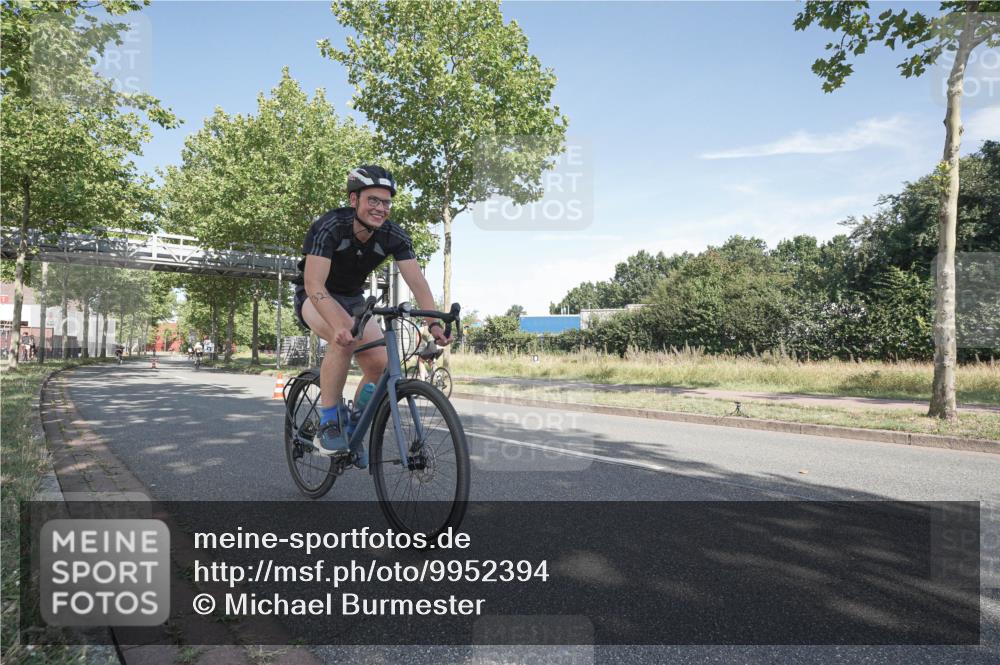 09.08.2026 - GEWOBA Citytriathlon Bremen Michael Burmester http://msf.ph/oto/9952394 09.08.2026 10:28:35 Radfahren 329, 332, 340, 362, 369 meine-sportfotos.de