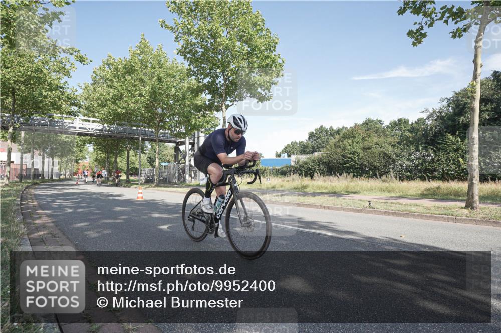 09.08.2026 - GEWOBA Citytriathlon Bremen Michael Burmester http://msf.ph/oto/9952400 09.08.2026 10:28:40 Radfahren 329, 332, 362, 369, 394 meine-sportfotos.de