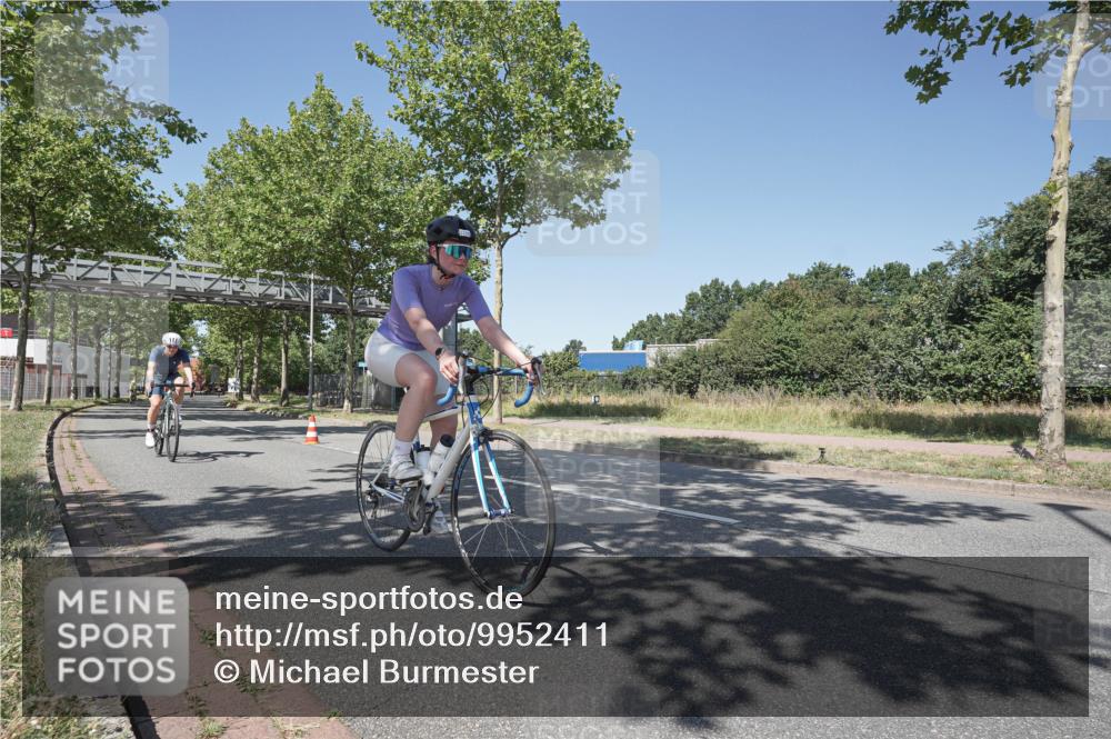 09.08.2026 - GEWOBA Citytriathlon Bremen Michael Burmester http://msf.ph/oto/9952411 09.08.2026 13:25:21 Radfahren 856, 922, 936, 958, 1108 meine-sportfotos.de