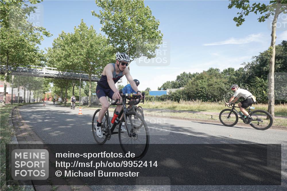 09.08.2026 - GEWOBA Citytriathlon Bremen Michael Burmester http://msf.ph/oto/9952414 09.08.2026 10:28:54 Radfahren 356, 394, 437, 465, 517, 519 meine-sportfotos.de