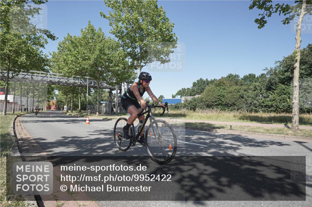 09.08.2026 - GEWOBA Citytriathlon Bremen Michael Burmester http://msf.ph/oto/9952422 09.08.2026 13:25:45 Radfahren 811, 830, 962, 996 meine-sportfotos.de