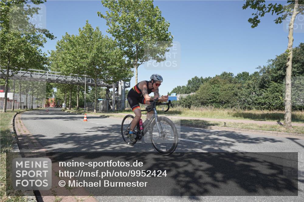 09.08.2026 - GEWOBA Citytriathlon Bremen Michael Burmester http://msf.ph/oto/9952424 09.08.2026 13:25:48 Radfahren 811, 830, 962, 996 meine-sportfotos.de