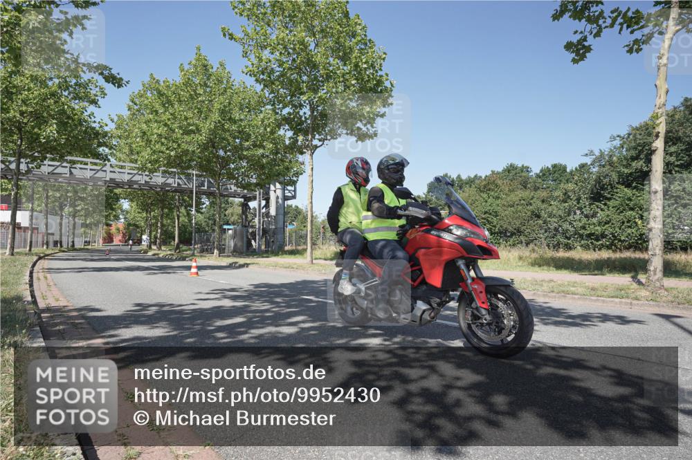 09.08.2026 - GEWOBA Citytriathlon Bremen Michael Burmester http://msf.ph/oto/9952430 09.08.2026 13:26:09 Radfahren 913 meine-sportfotos.de