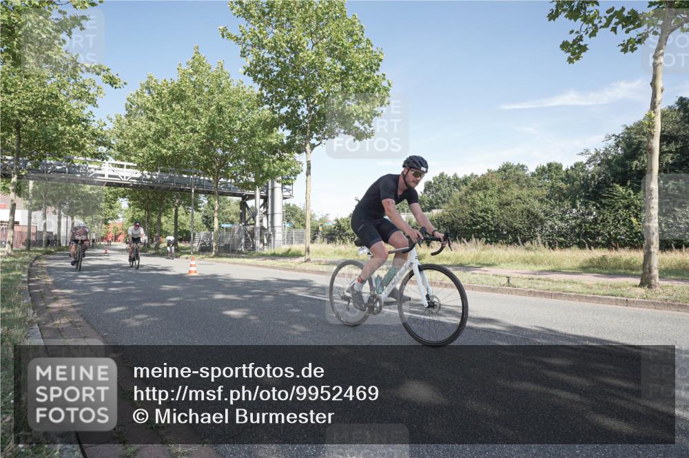 09.08.2026 - GEWOBA Citytriathlon Bremen Michael Burmester http://msf.ph/oto/9952469 09.08.2026 10:29:38 Radfahren 231, 295, 298, 300, 312, 328, 363, 364, 379 meine-sportfotos.de