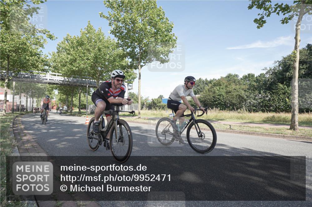 09.08.2026 - GEWOBA Citytriathlon Bremen Michael Burmester http://msf.ph/oto/9952471 09.08.2026 10:29:39 Radfahren 231, 295, 298, 300, 312, 328, 363, 364, 379, 403 meine-sportfotos.de