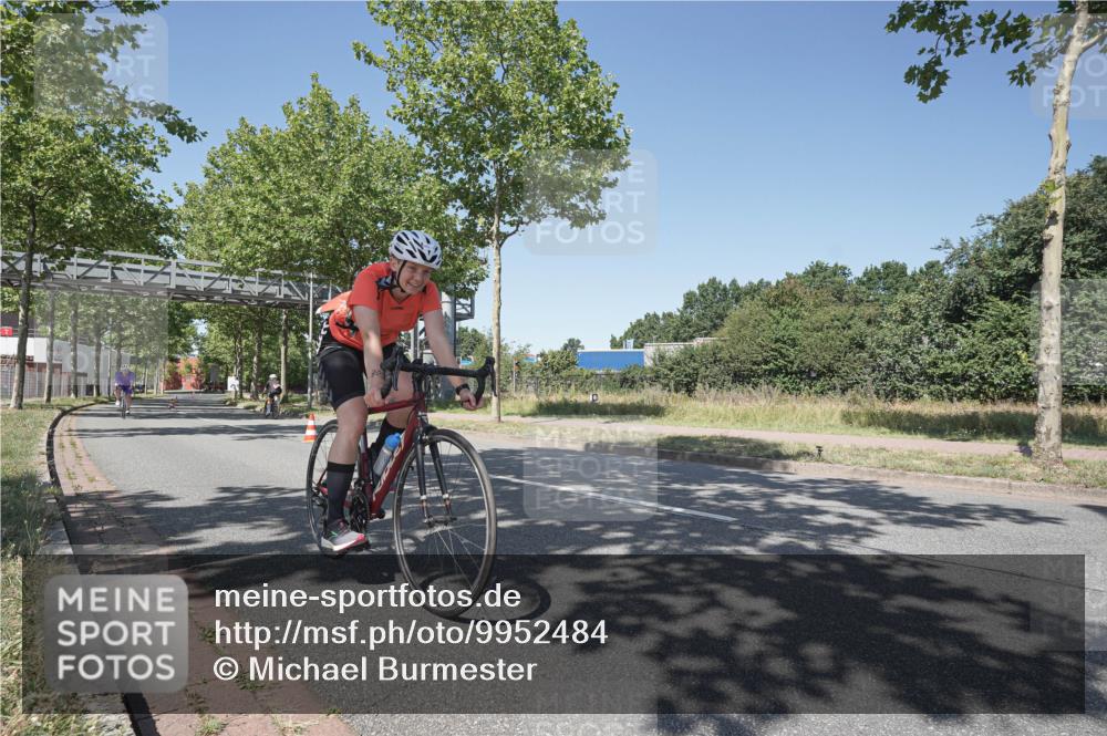 09.08.2026 - GEWOBA Citytriathlon Bremen Michael Burmester http://msf.ph/oto/9952484 09.08.2026 13:30:31 Radfahren 905, 963 meine-sportfotos.de