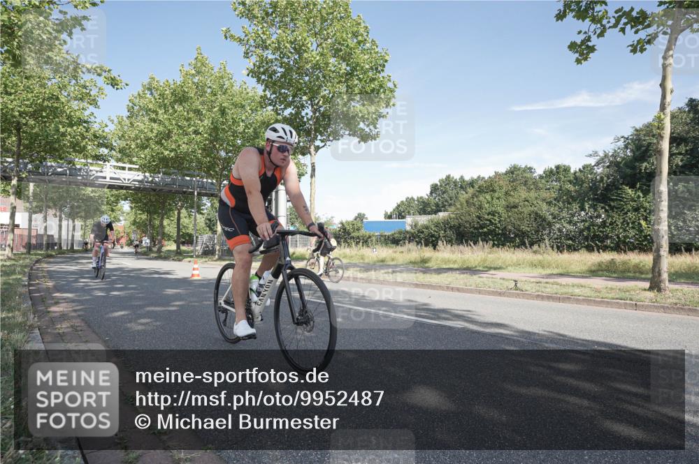 09.08.2026 - GEWOBA Citytriathlon Bremen Michael Burmester http://msf.ph/oto/9952487 09.08.2026 10:29:50 Radfahren 231, 289, 298, 312, 328, 364, 379, 388, 403, 406, 479, 528 meine-sportfotos.de