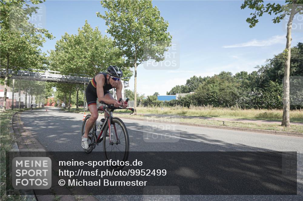 09.08.2026 - GEWOBA Citytriathlon Bremen Michael Burmester http://msf.ph/oto/9952499 09.08.2026 10:30:01 Radfahren 289, 313, 366, 388, 406, 479, 516, 528 meine-sportfotos.de