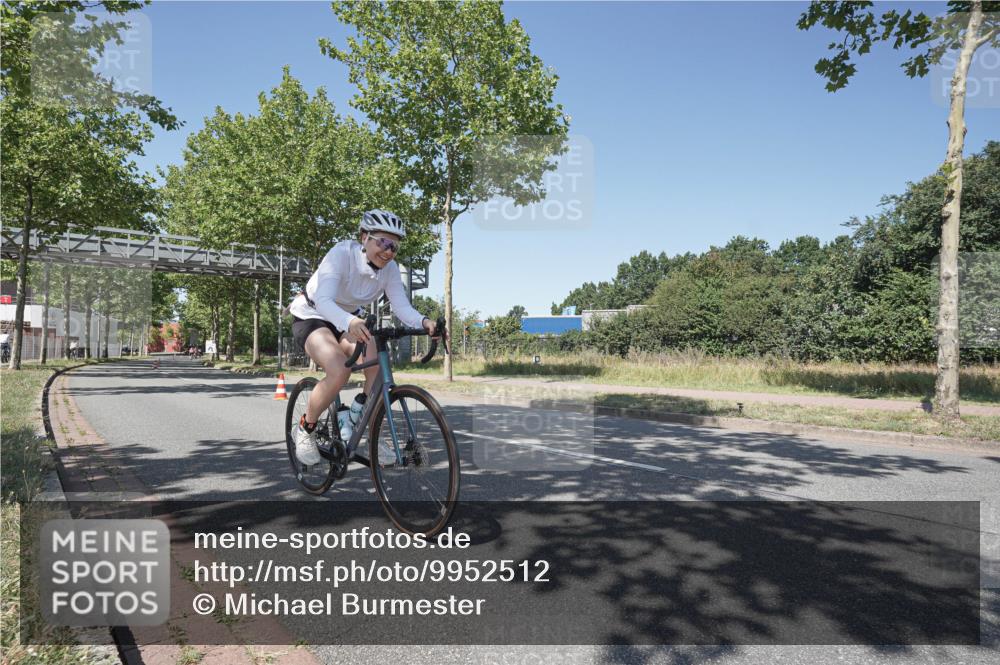 09.08.2026 - GEWOBA Citytriathlon Bremen Michael Burmester http://msf.ph/oto/9952512 09.08.2026 13:31:54 Radfahren 964 meine-sportfotos.de
