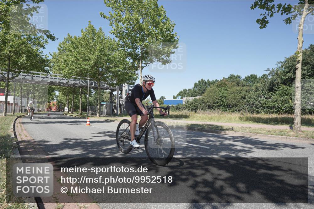 09.08.2026 - GEWOBA Citytriathlon Bremen Michael Burmester http://msf.ph/oto/9952518 09.08.2026 13:32:13 Radfahren 993, 1103, 1141 meine-sportfotos.de