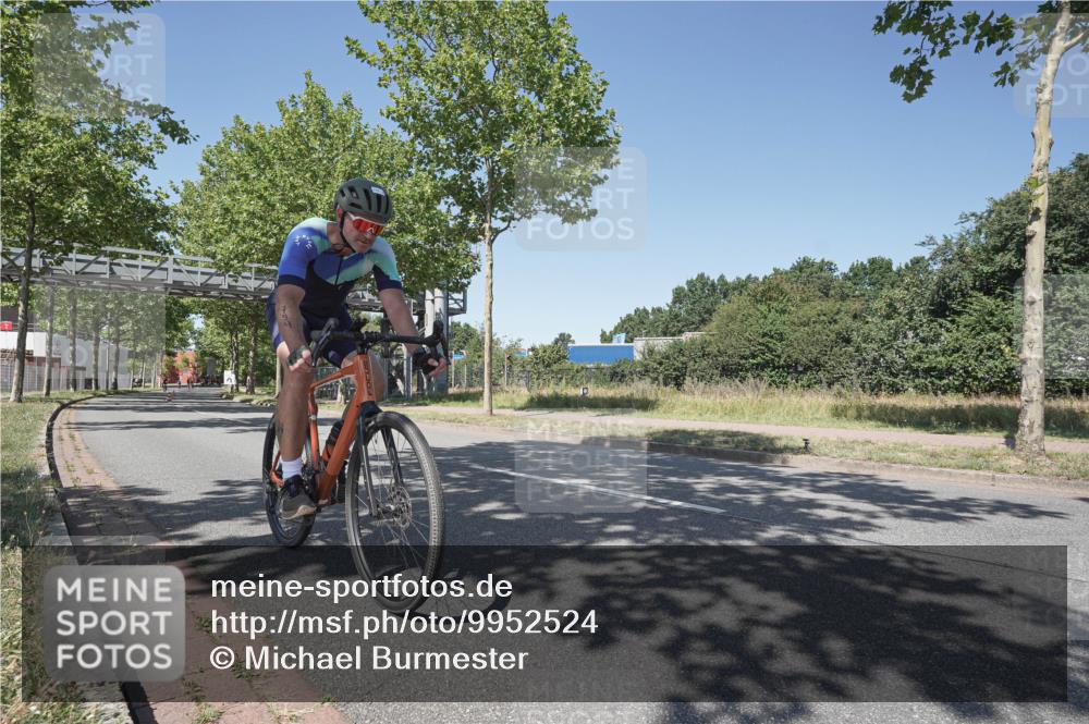 09.08.2026 - GEWOBA Citytriathlon Bremen Michael Burmester http://msf.ph/oto/9952524 09.08.2026 13:32:27 Radfahren 794, 867, 967 meine-sportfotos.de