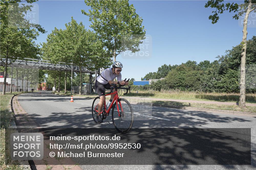 09.08.2026 - GEWOBA Citytriathlon Bremen Michael Burmester http://msf.ph/oto/9952530 09.08.2026 13:32:43 Radfahren 822, 939, 967, 990 meine-sportfotos.de